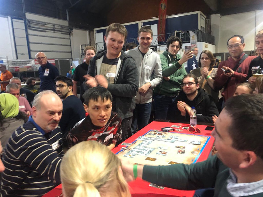 ▲決勝で優勝が決まった瞬間。
台湾のプレイヤーもいます。
