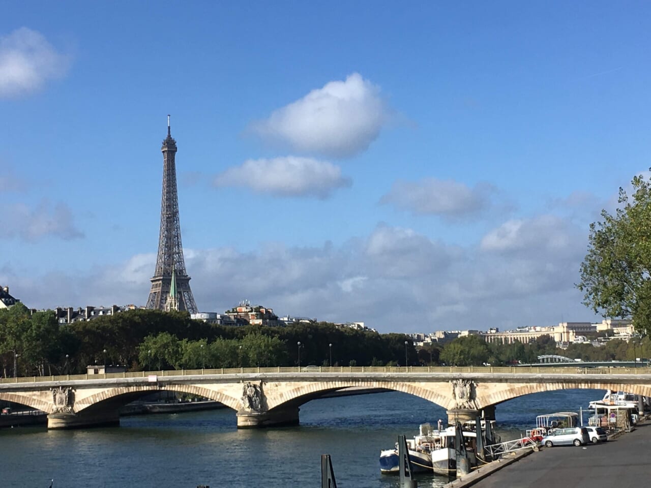 思い出のパリ　セーヌ河畔の写真です