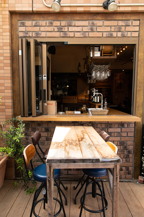 ▲外の風が気持ち良いテラス席もあります。