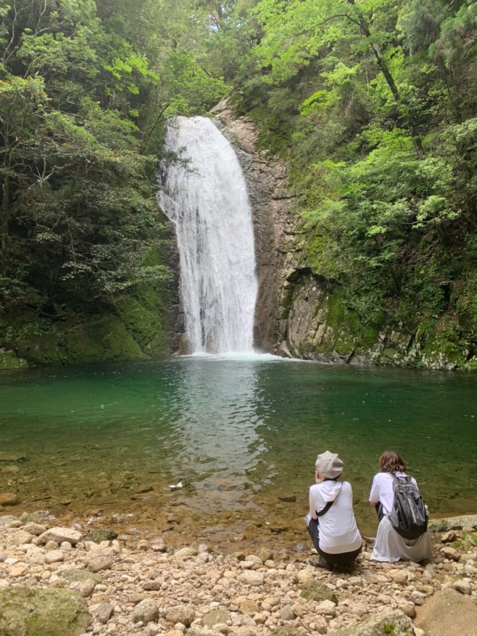 熊野の那智の滝。有名な一の滝のさらに奥にある二の滝。必死の沢渡りの後にたどり着いたこのお姿が世俗を洗い流してくれた。
