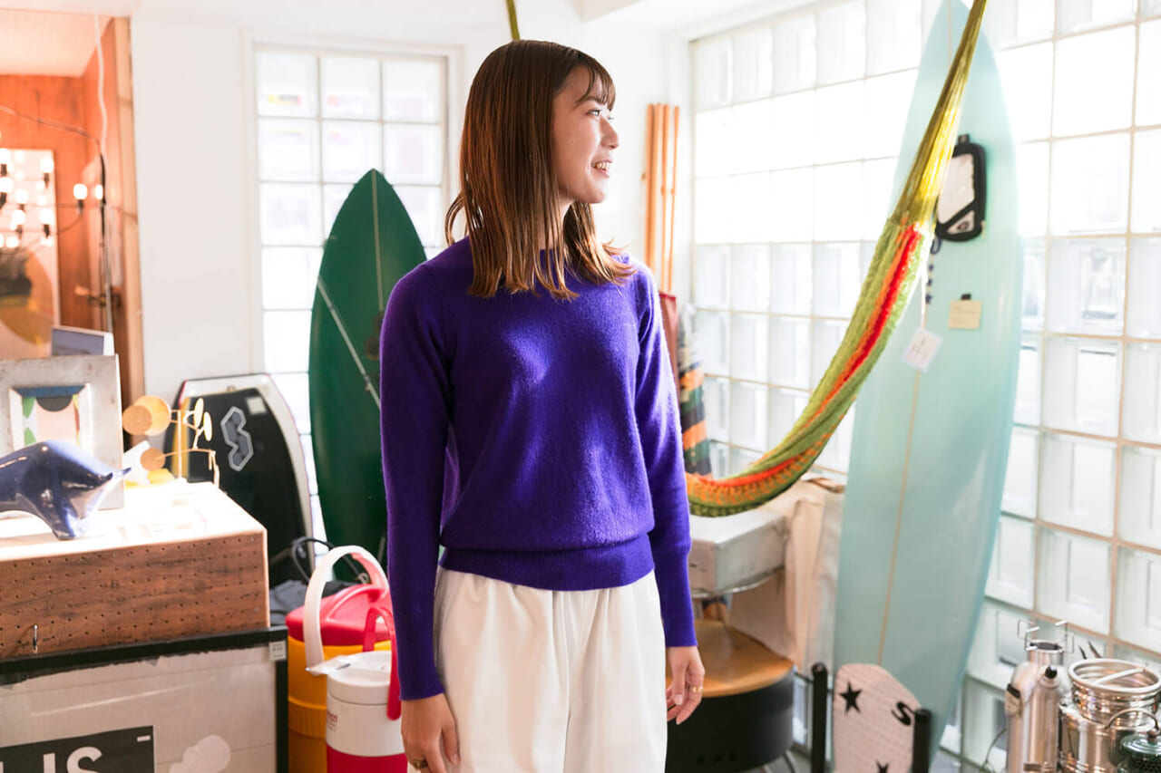 身長：165cm
着用アイテム： Classic Cashmere Vintage Fit - Crew （Dawn Purple）