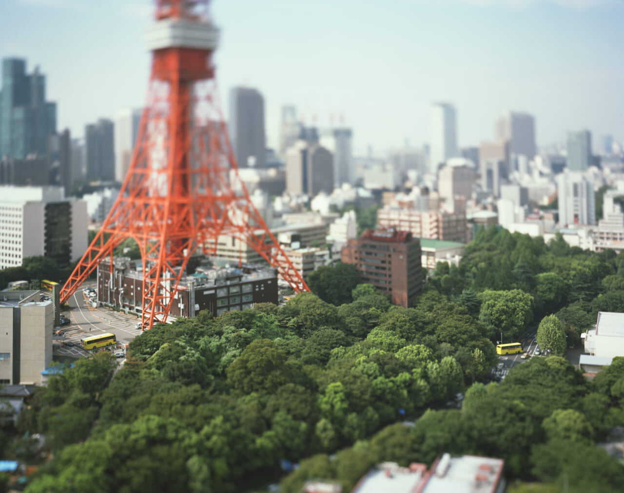《Tokyo Tower, Tokyo, Japan》2005 (small planetシリーズより)
© Naoki Honjo
