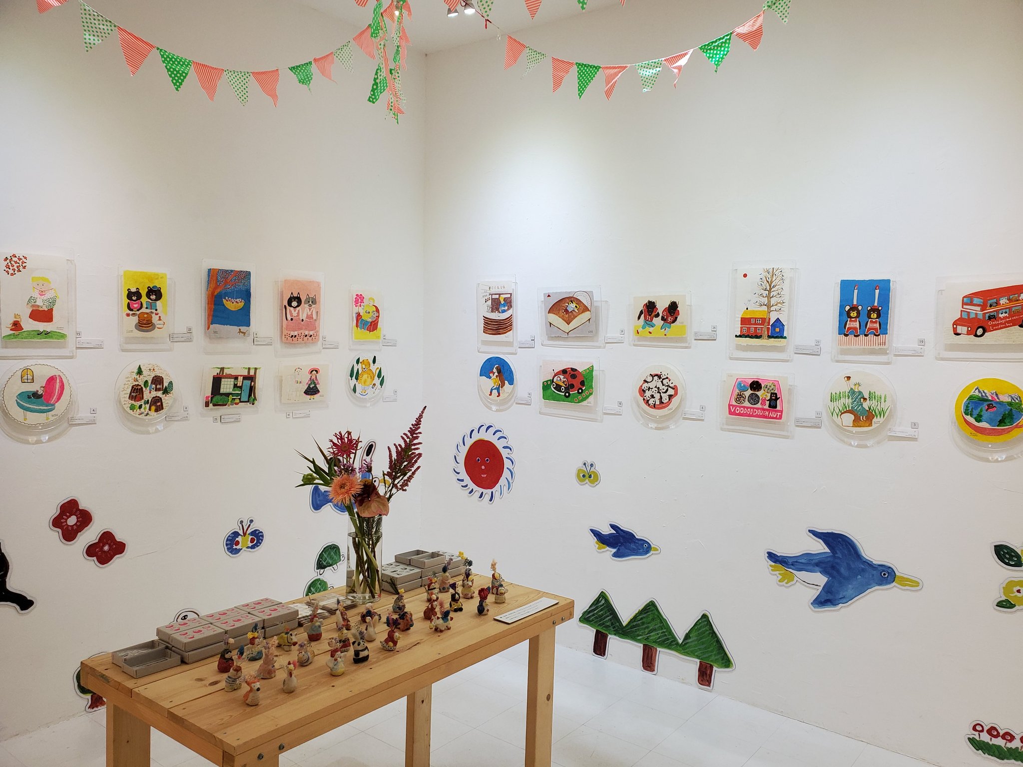 ▲柴田さんの個展の様子。