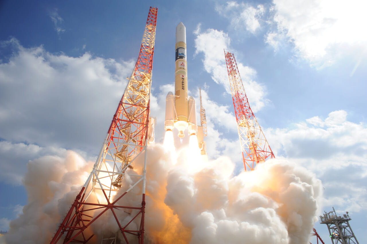 H-IIAロケット40号機／温室効果ガス観測技術衛星2号「いぶき2号」(GOSAT-2)及び観測衛星「ハリーファサット(KhalifaSat)」の打ち上げ　©三菱重工/JAXA