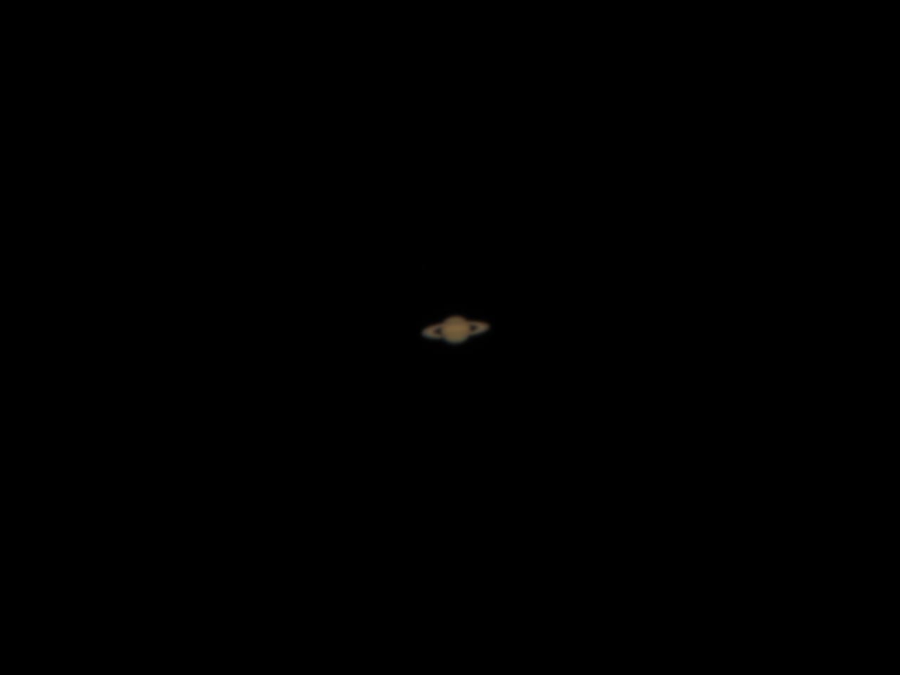また別の機会に、天体望遠鏡で見せてもらった土星（をコンデジで撮影）。かわいい‥‥。