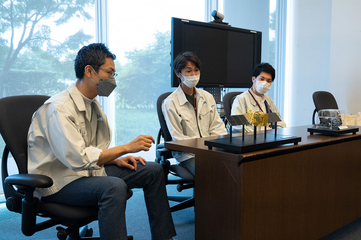 （左から）安部さん、丹羽さん、下村さん。