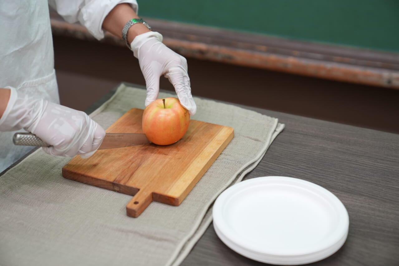 ▲「HFF60」を切ります。