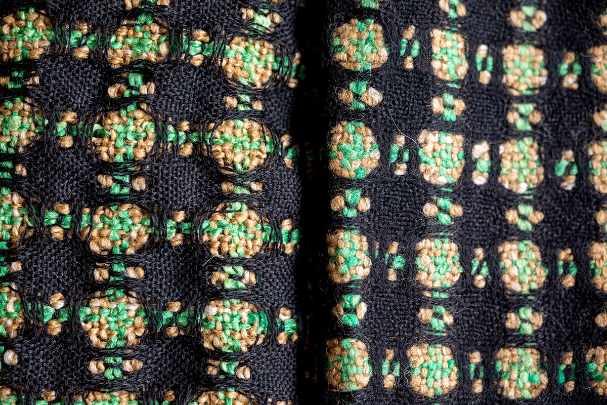 ▲左が生機、右が洗いをかけた完成品。