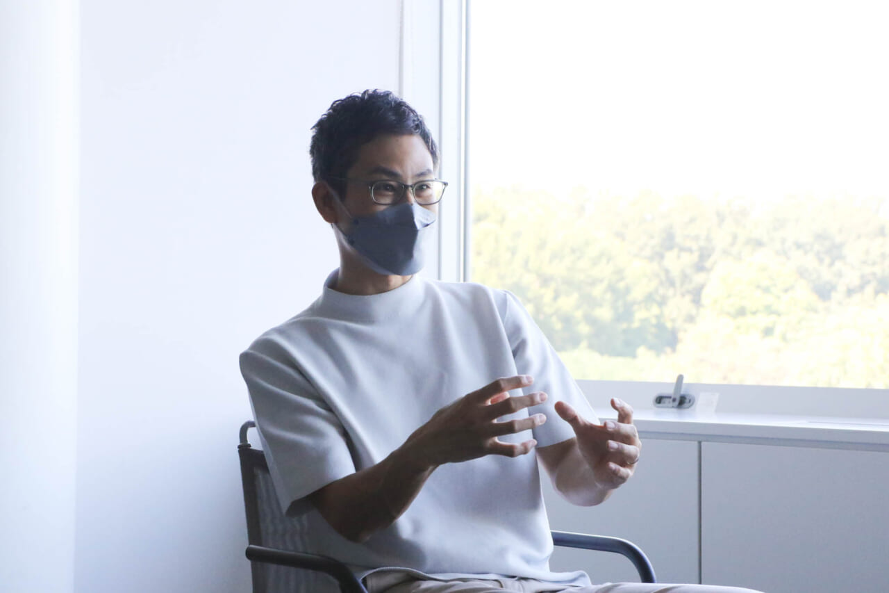 地球観測衛星の案内人・安部さん。