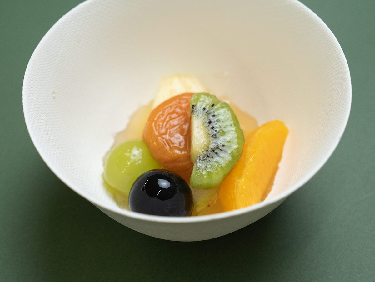 おやつには9月の物語「あの街の郷土料理を、ご存知ですか？」より、フルーツポンチがふるまわれました。