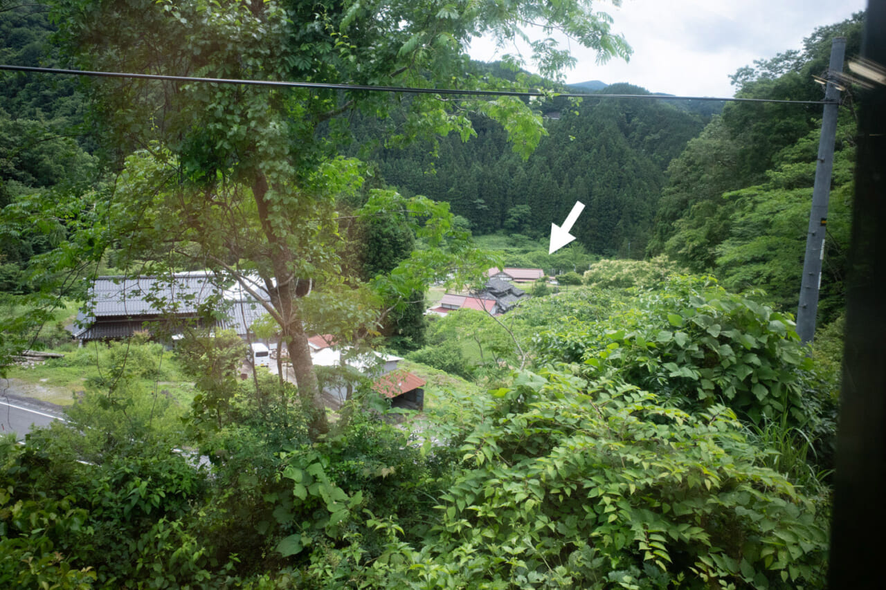 ▲矢印のところがさっき乗車した「出雲坂根駅」。
