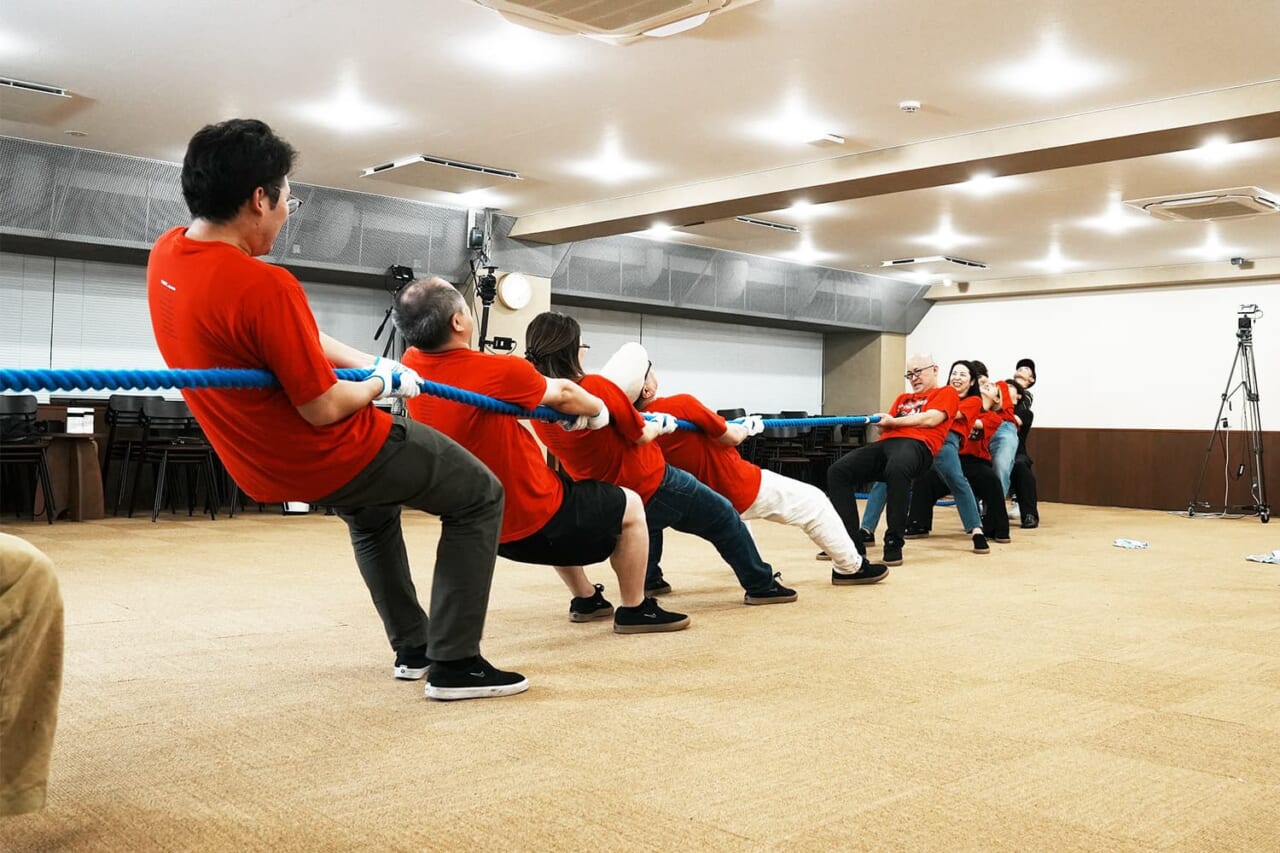 神田ポートビルに集まり、何度も練習。