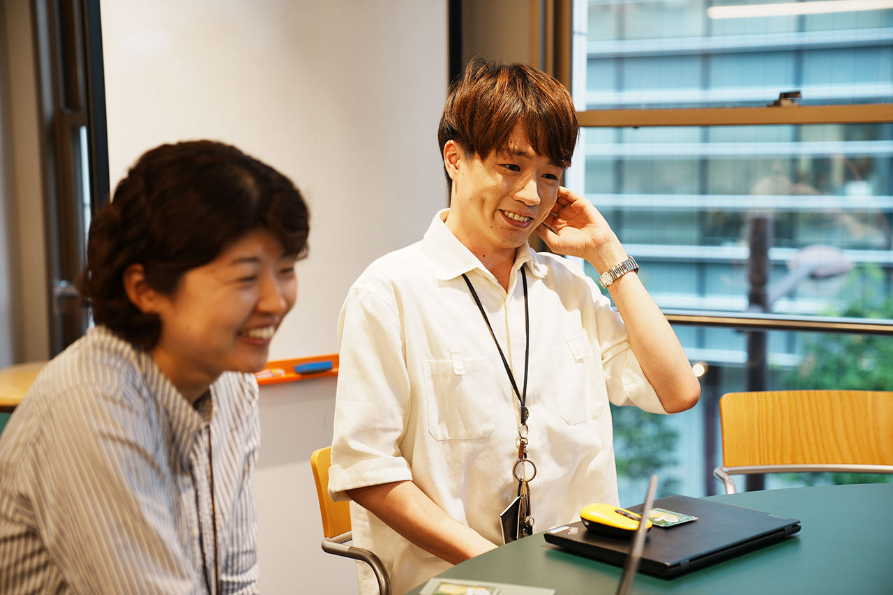 ▲物流チームの日常業務担当、つばさくん。注意が必要な仕事をコツコツ進める、みんな思いの優しい男。