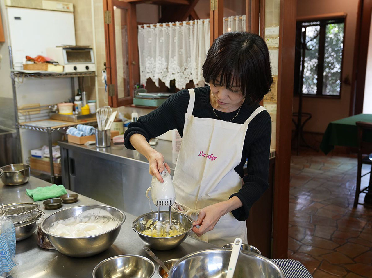 ▲もともとお菓子作りが好きなたけうち。
真剣かつ、楽しそう。
