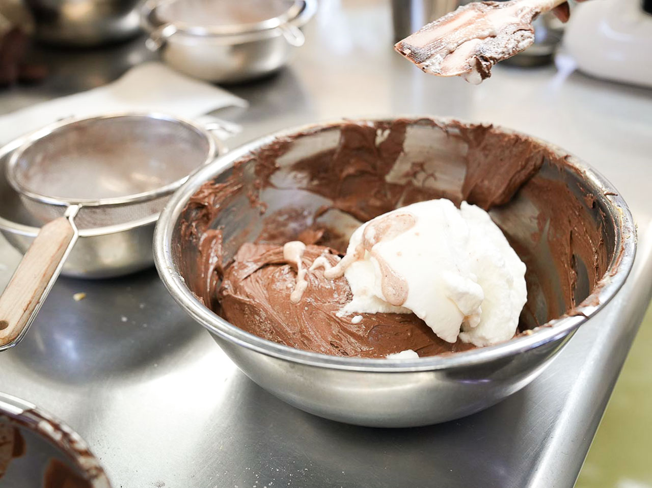 ▲さらにメレンゲを投入！