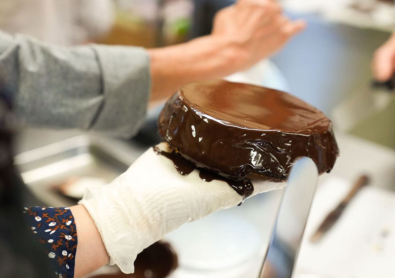 ▲みやの、スムーズに塗っていきます。