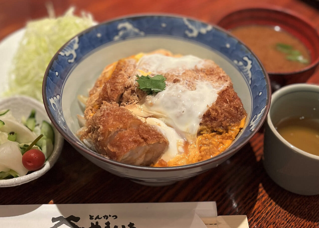 ▲「とんかつ やまいち」のカツ丼（撮影：ほぼ日乗組員）