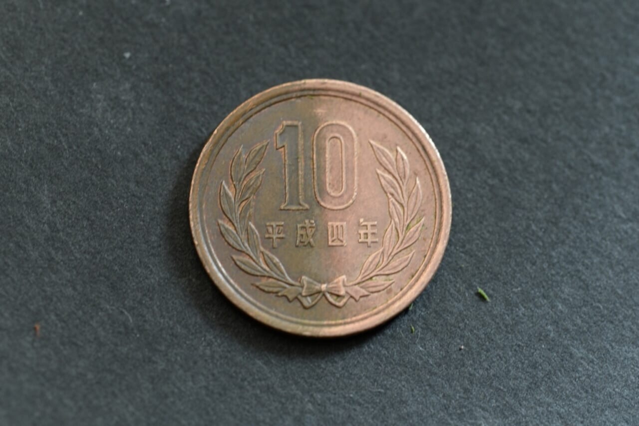 左半分：磨いていないほう　右半分：磨いたほう