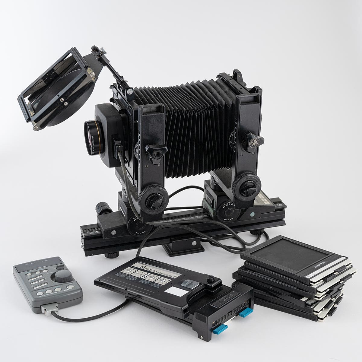 「ホースマン４×５　電子シャッター」は、料理、ジュエリー、建築写真で使っていたそう。