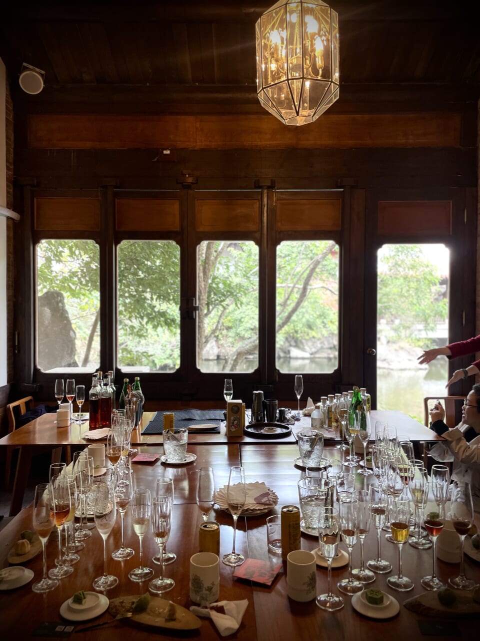 月桃や馬告やいろんなジンが美味しかったので、じゃんじゃんテイスティングしすぎたよの図。「The Herbal 香草窗」のお酒をいただきました。