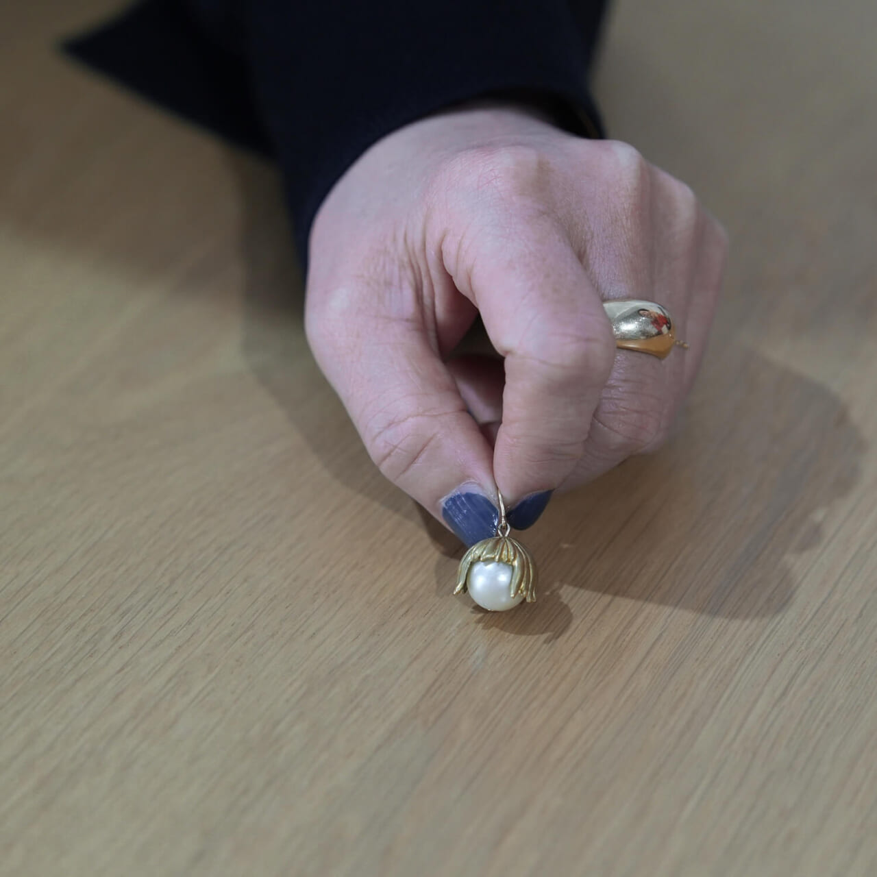 この日身に着けていたアクセサリーは、おかっぱの女の子！