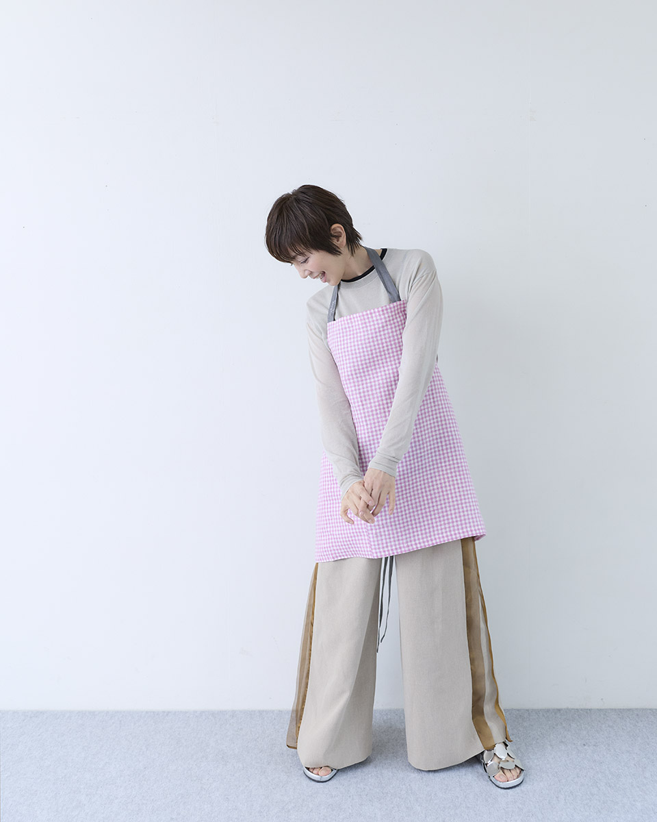 petit tablier　HELLO PINK