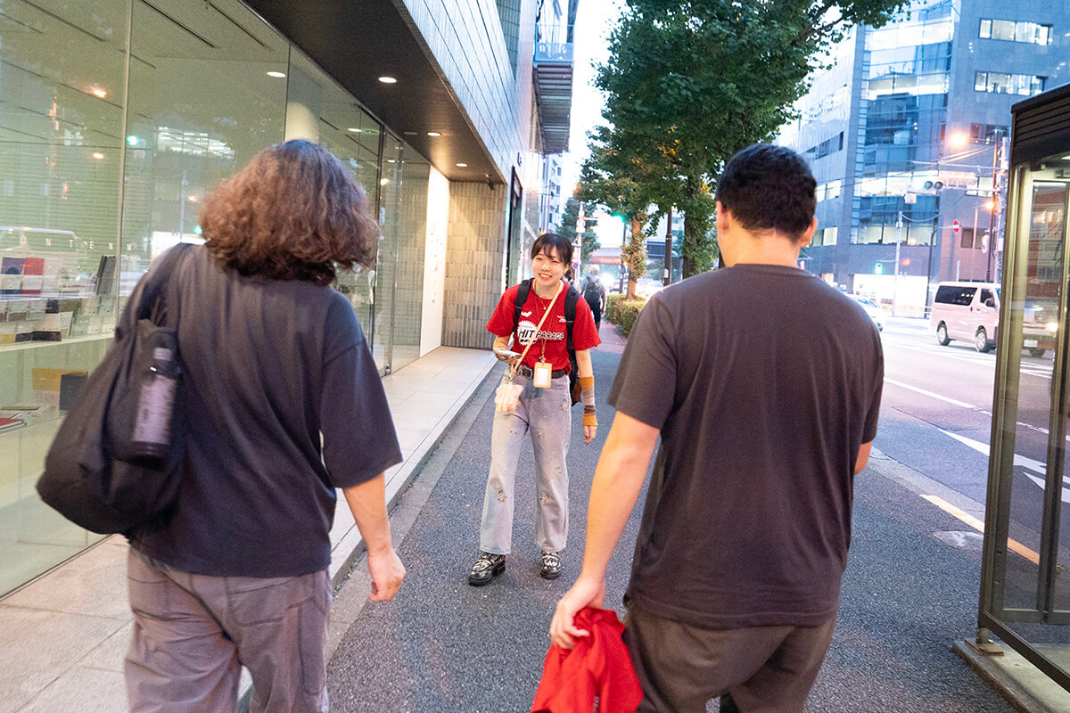 ▲まじかーの顔。ちなみに写真はデザイナーのわたこさんが撮ってくれています。わたこさんは、かたくなにつなをひきません。