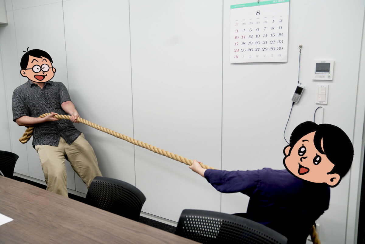 ▲イメージでない練習は、このように会議室などでおこなっているそうです。奥にいらっしゃるのが小田嶋さんです。