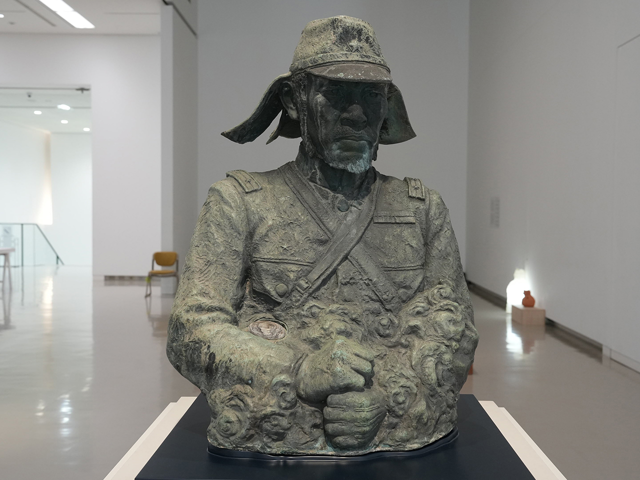 上田直次《杉本五郎像》1938　広島県立美術館蔵