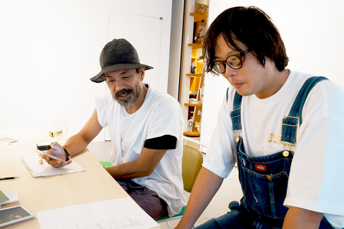 株式会社ゆかい・小林さんとサウナラボ神田・高橋さん。お写真には写っていませんが、株式会社ゆかいの主宰・池田さんにもところどころ同席いただきました。