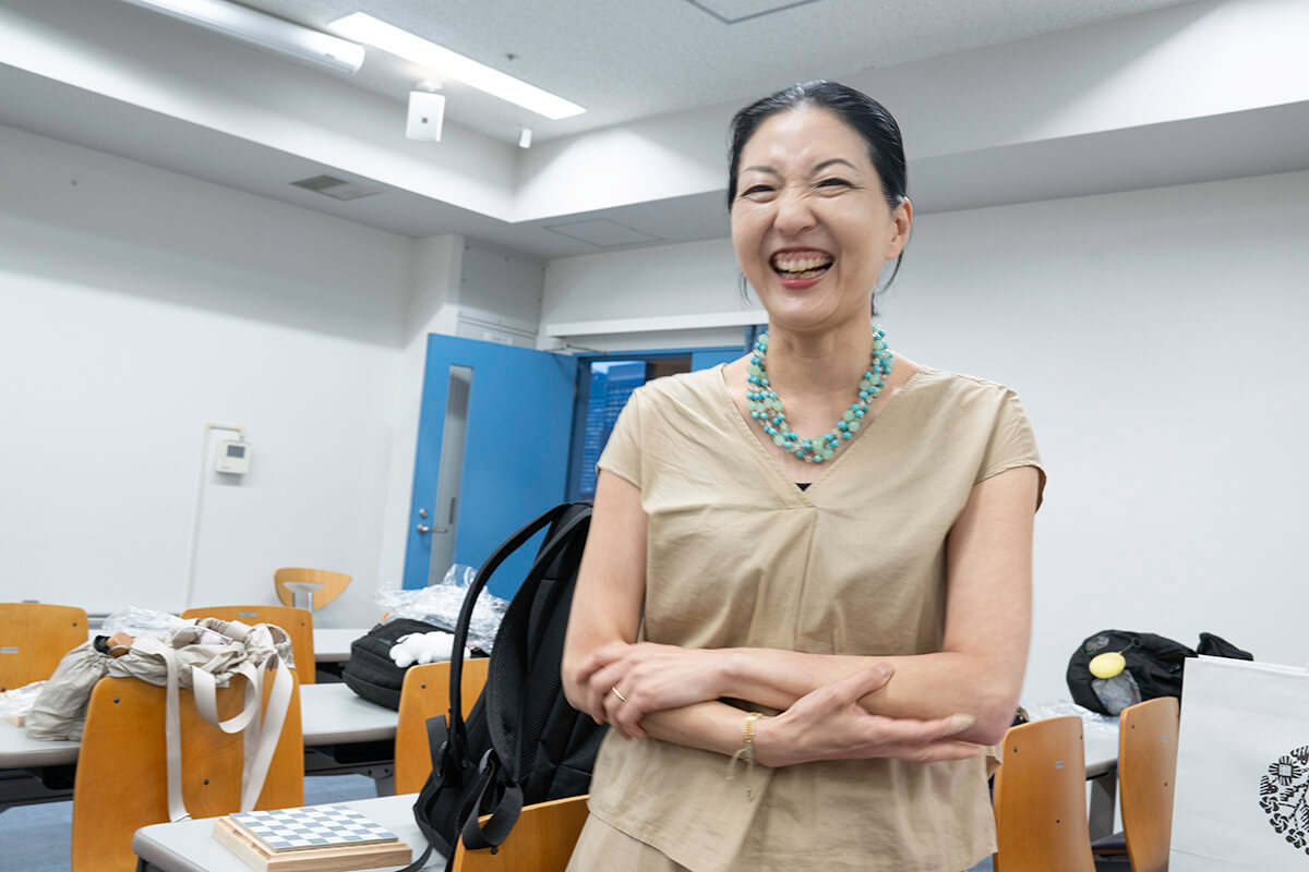 共立女子大学・藤本先生。笑顔です。