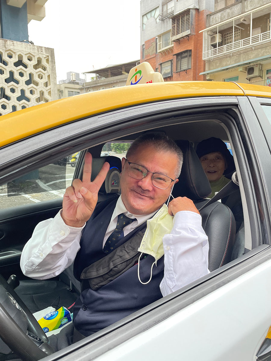 去年の落とし物で親切にしてくれた運転手さん。