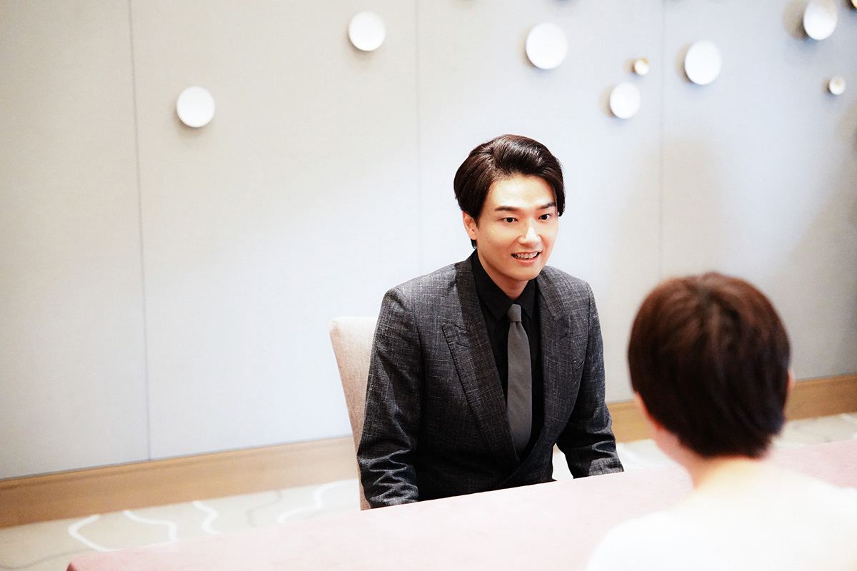 第1回 ミュージカル界の広報部長 | 舞台の人。07 井上芳雄さん | 井上