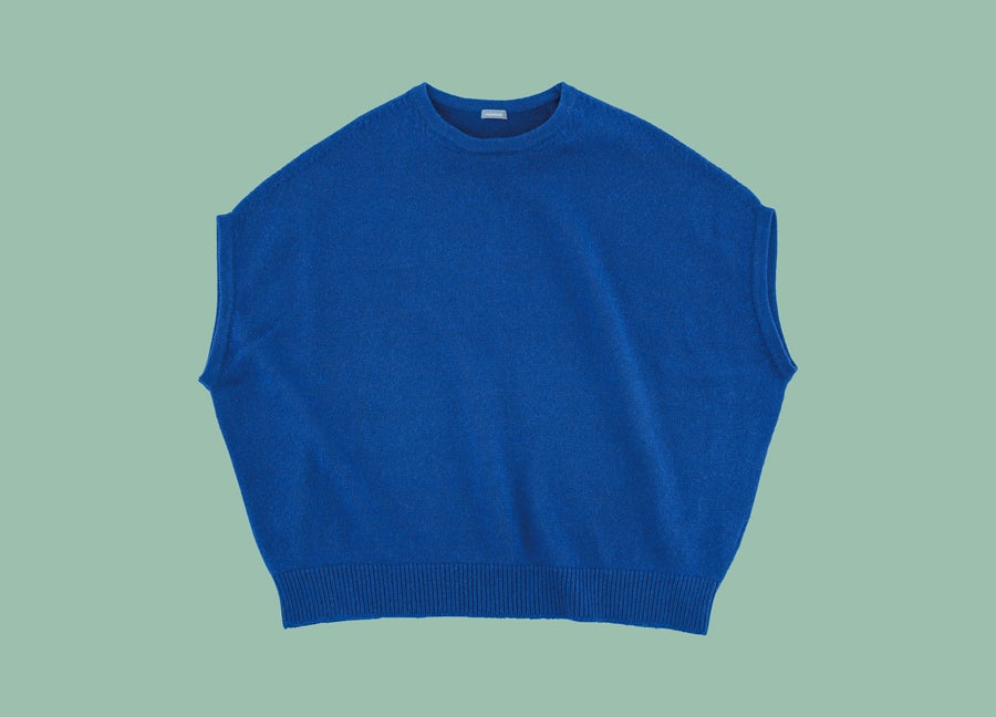 ▲丸くてかわいいベストは、コーディネートのアクセントとして大活躍！フレッシュな印象に。
