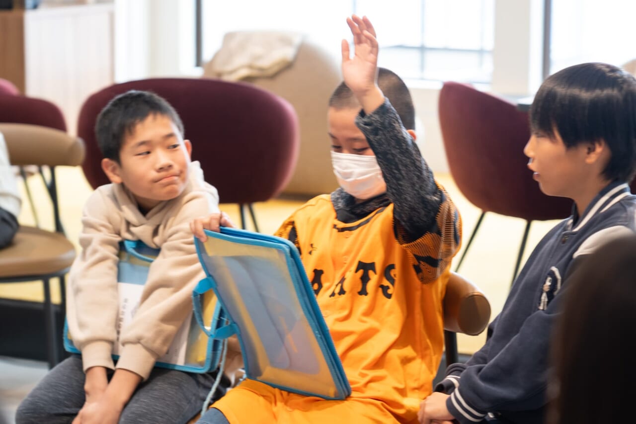 白川小学校のYさんが手を挙げている。