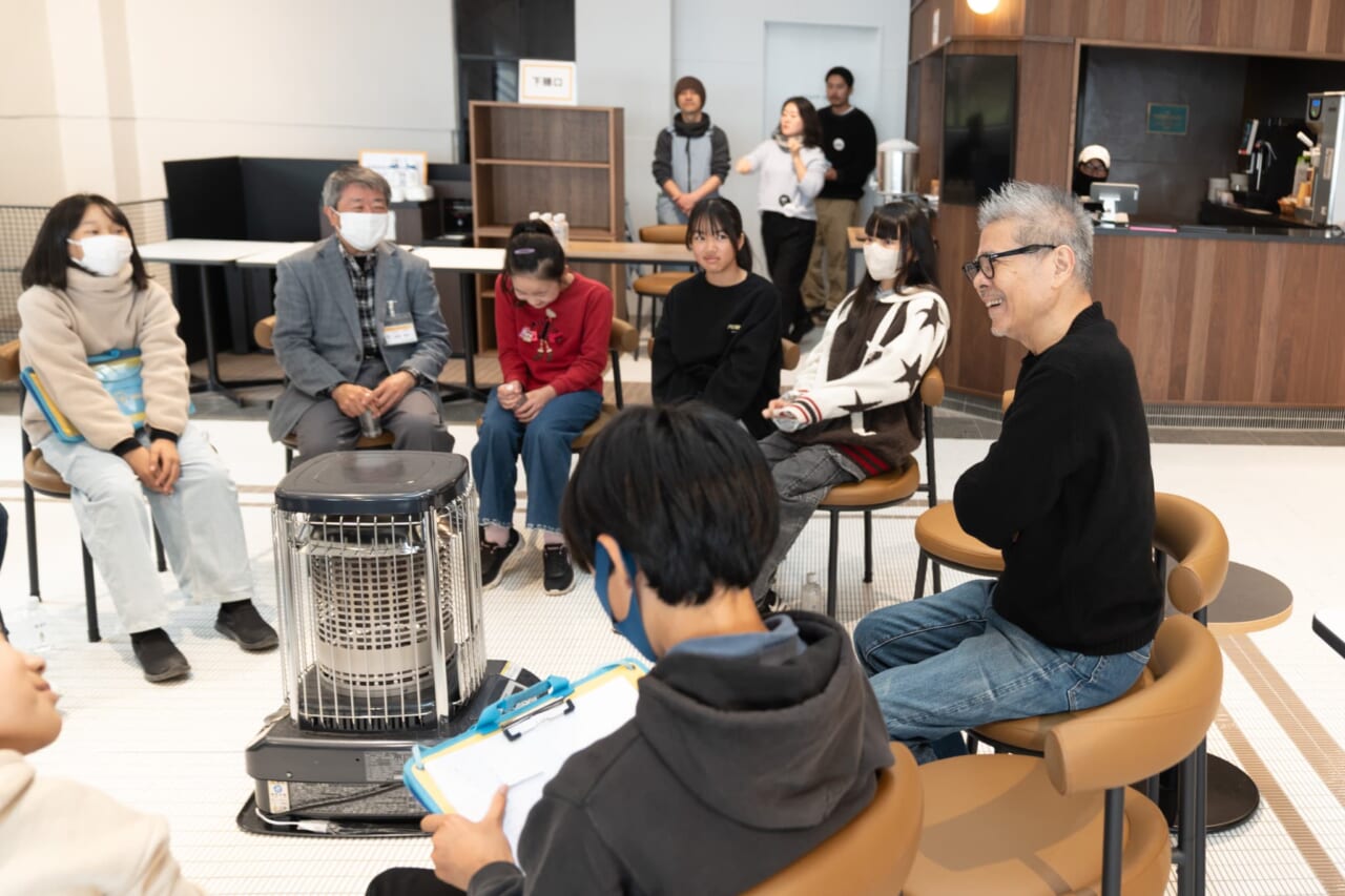 糸井が笑っている。