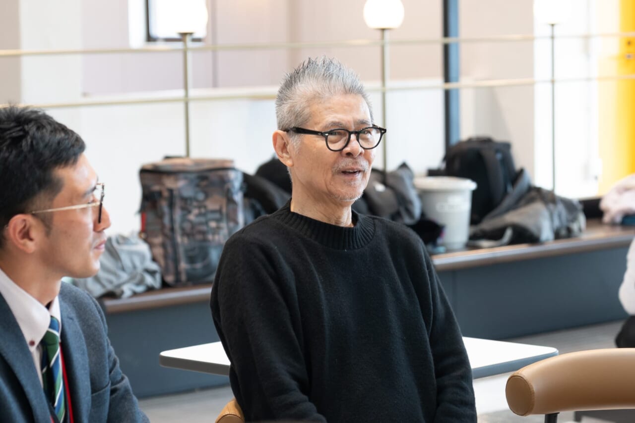 糸井が少し困ったように笑っている。