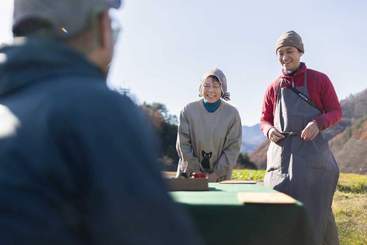 ▲写真左は、奈川で生まれ育った、地域のリーダー的存在の良子さん。
