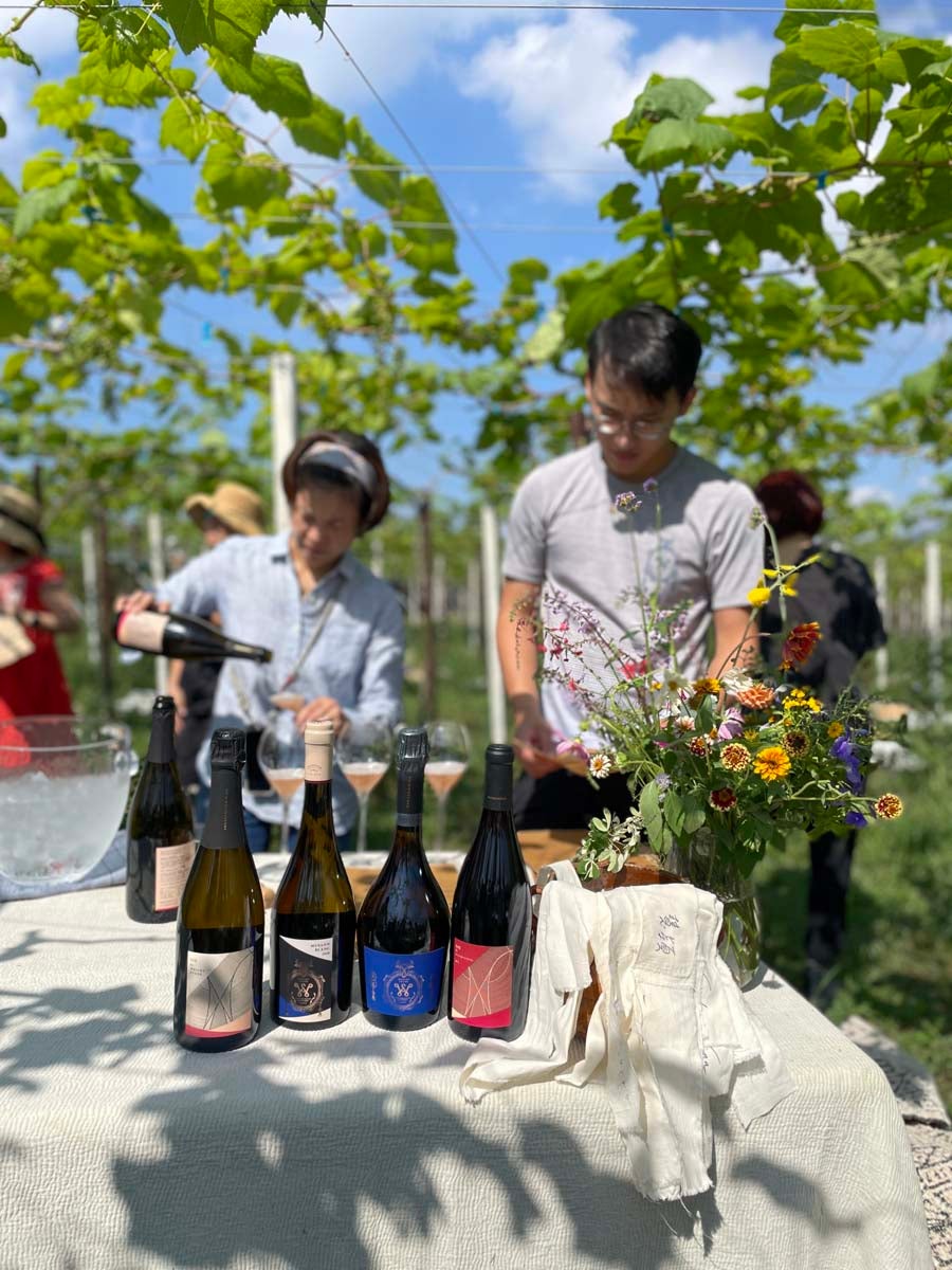 飲みながらリースを作った。