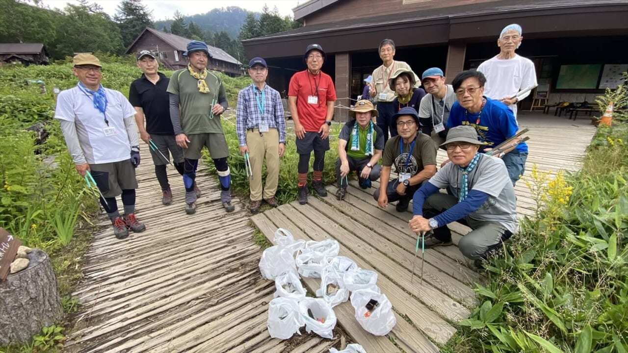▲尾瀬ボランティアと尾瀬保護財団で、「ありがとう尾瀬清掃活動」を実施した