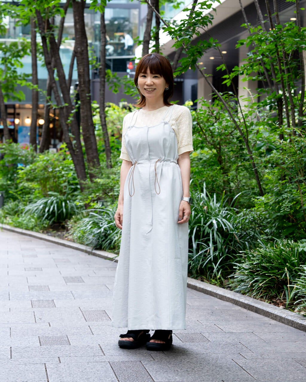 バックリボンワンピース ¥19,800／スカイ・SHORTサイズ着用・身長148cm（ほぼ日 坂口）