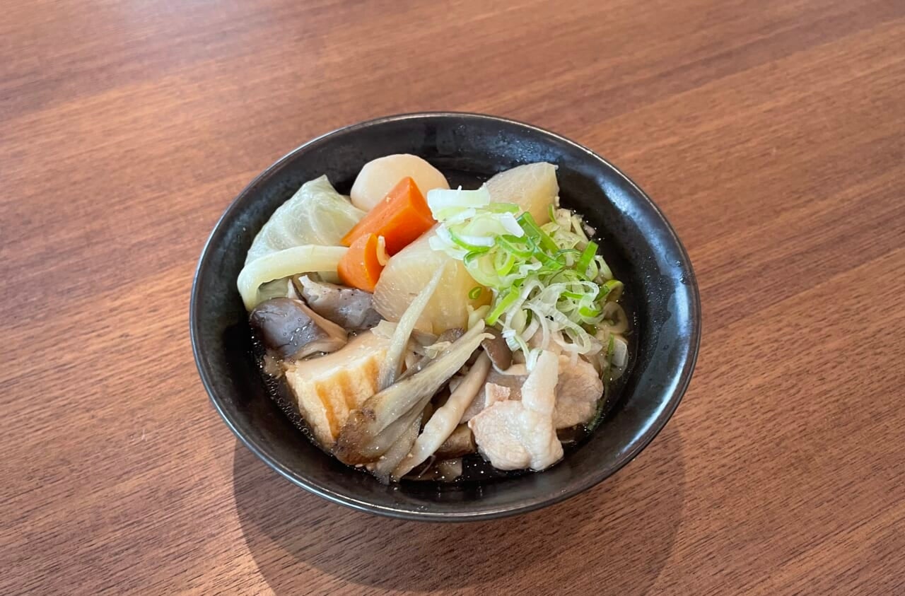 ほぼの駅AKAGIの豚汁