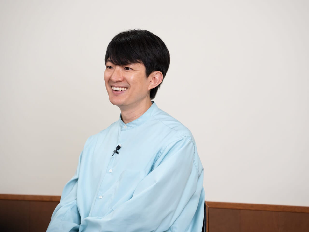 インタビューを受けている澤田さん