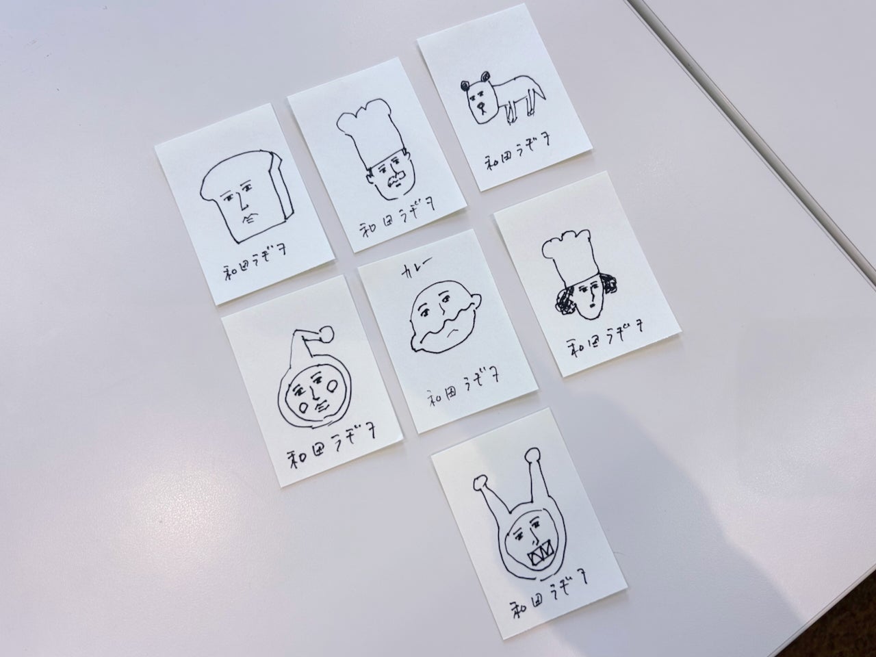 左上からしょくぱんまん、ジャムおじさん、チーズ、ドキンちゃん、カレーパンマン、バタコさん、ばいきんまん