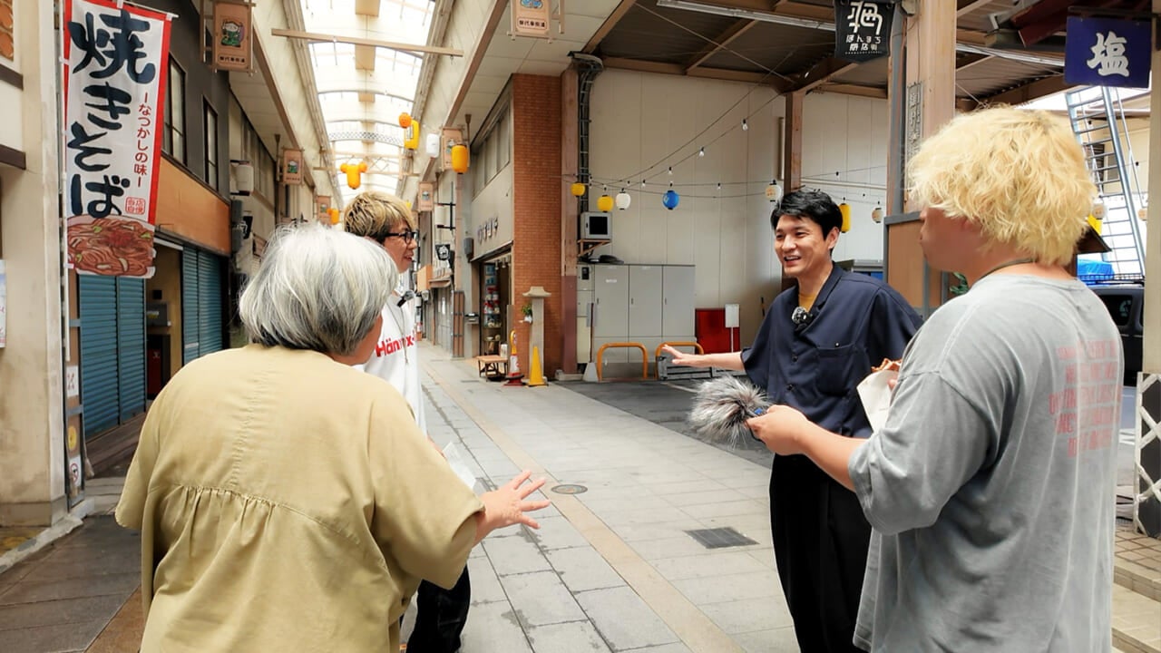 ▲ここで、たまたま、
ほんまち商店街の事務局をしている
「まちかど情報館」の岡山さんとすれ違い、
昨日は「夜市」があったと教えてくださいました。
