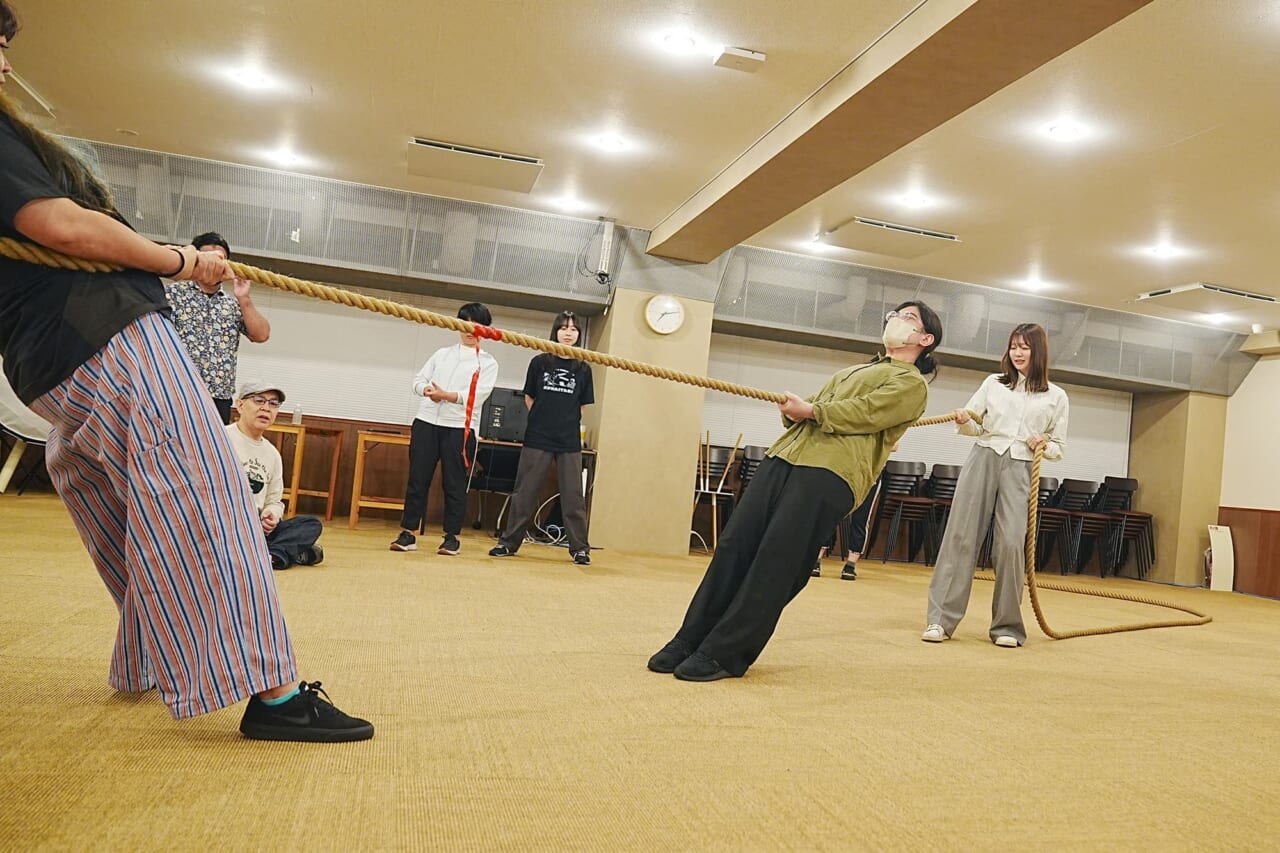 ▲まさに「杭」になって地面に刺さっている！　