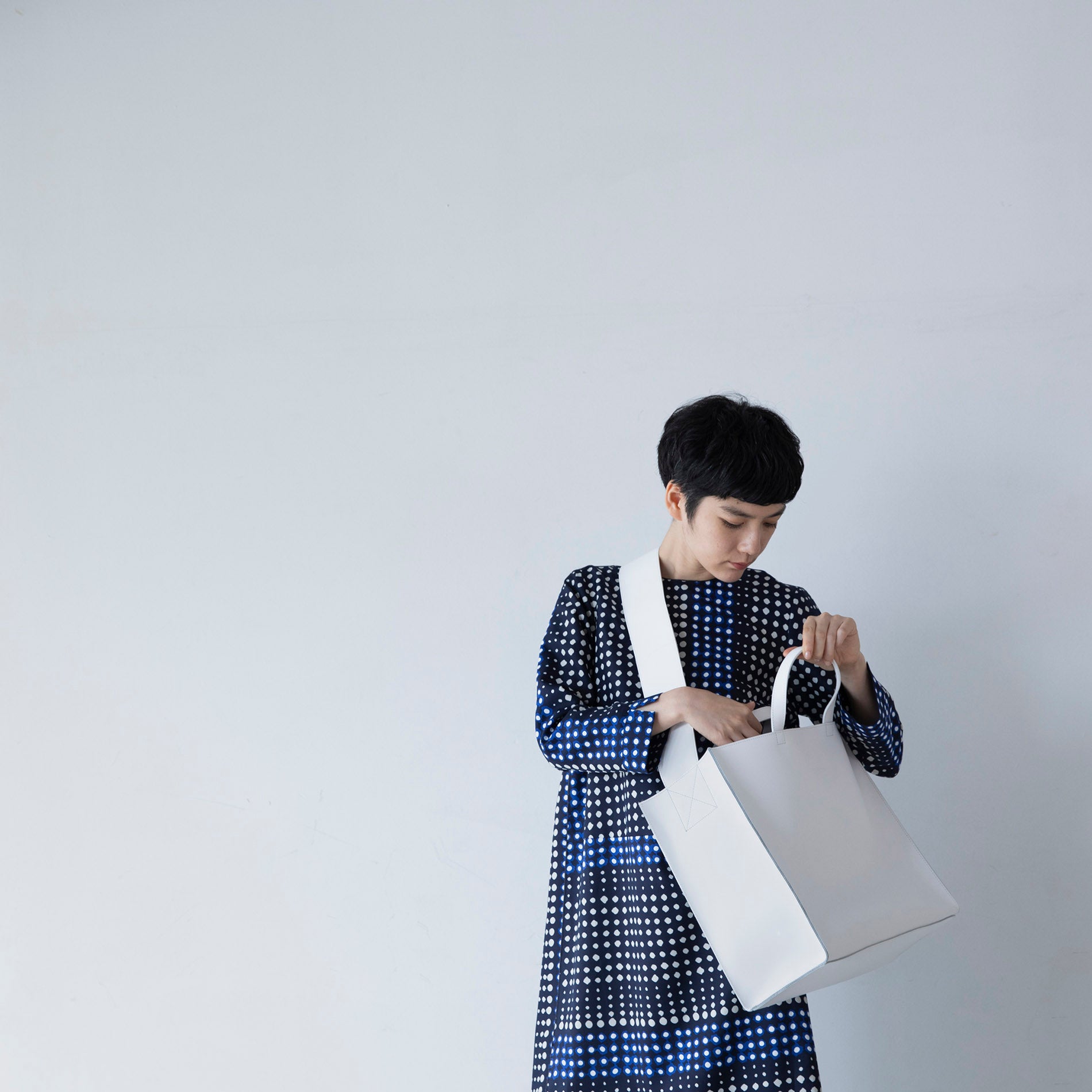 大きな革のトートバッグ - weeksdays