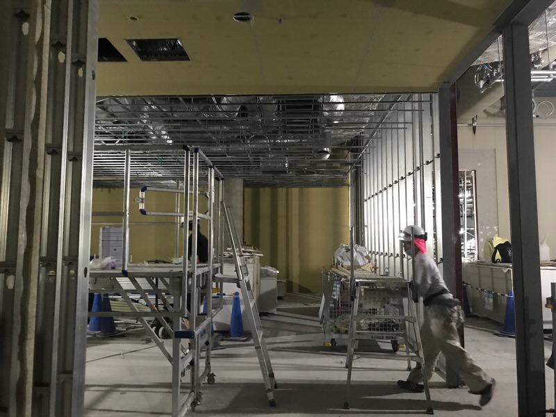 ８階のほぼ日曜日の入り口