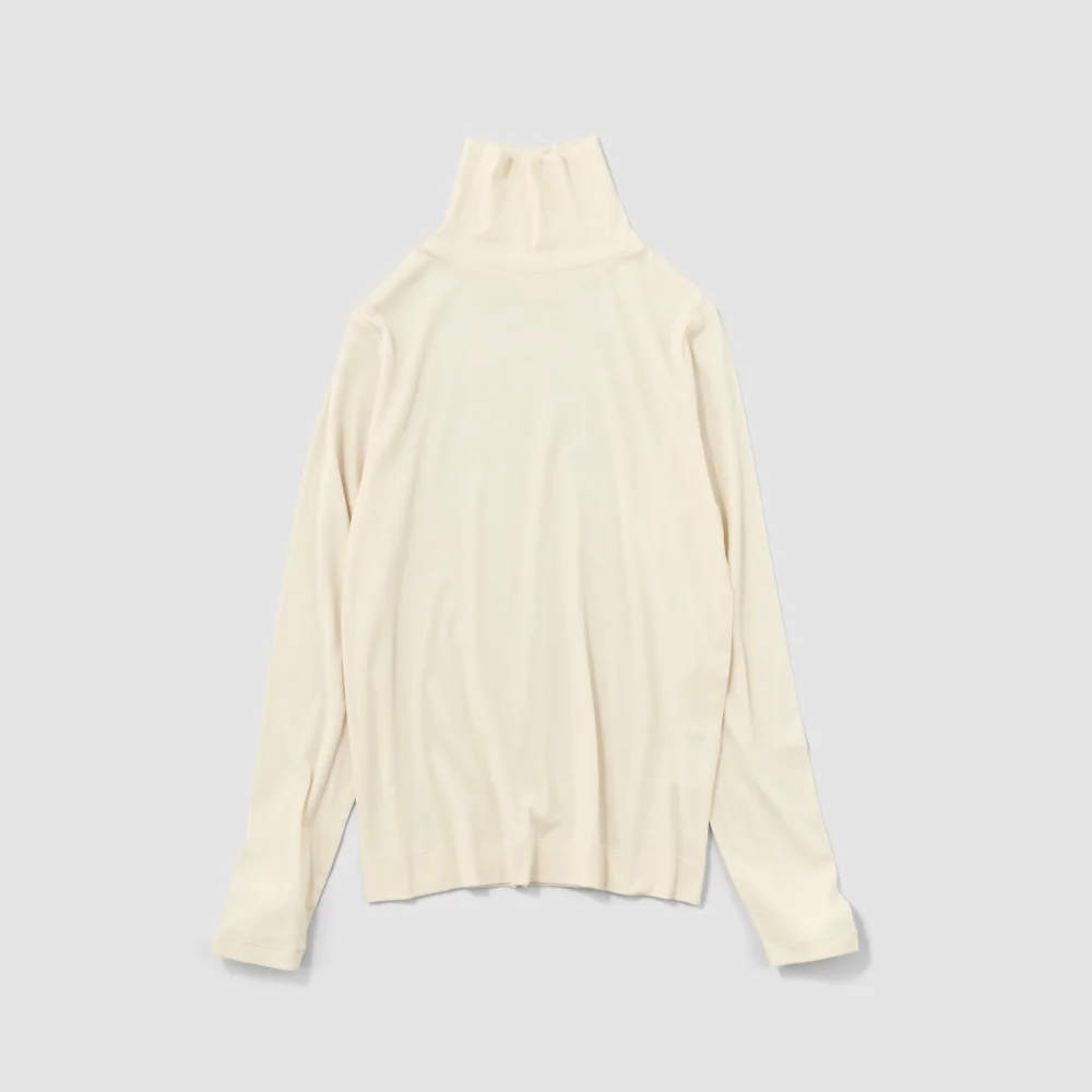 〈O2〉レディス タートルネックカットソー アイボリー