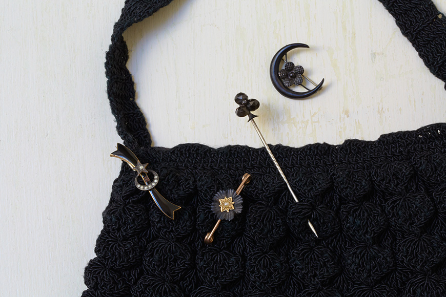 イセキアヤコさんのブローチのお店・ヴィンテージ編 - ほぼ日刊